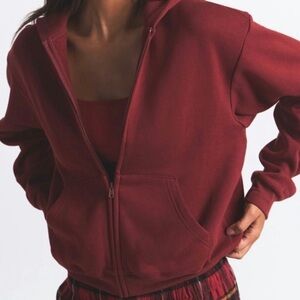 SKIMS COTTON FLEECE CLASSIC ZIP UP HOODIE IN MERLOT SIZE MEDIUM - NEW